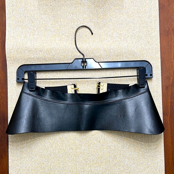 ❤️BCBGMaxAzria Black Belt - Picture 1 of 10